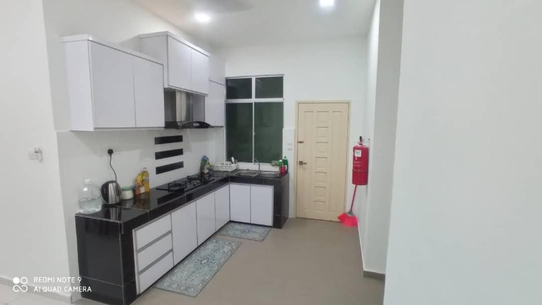 Maryam Homestay Jertih Bagian luar foto