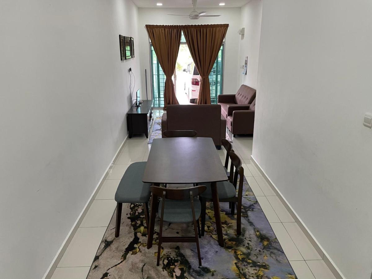 Maryam Homestay Jertih Bagian luar foto
