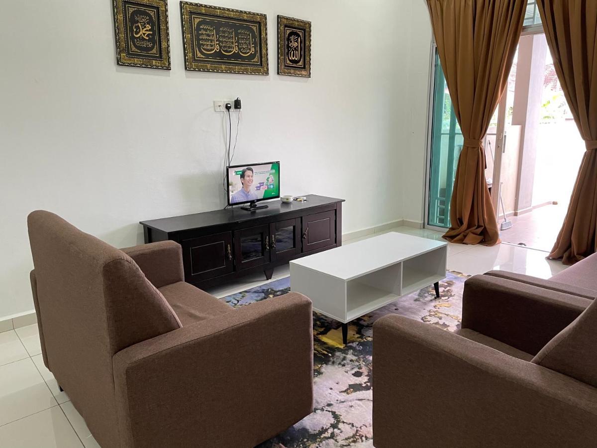 Maryam Homestay Jertih Bagian luar foto
