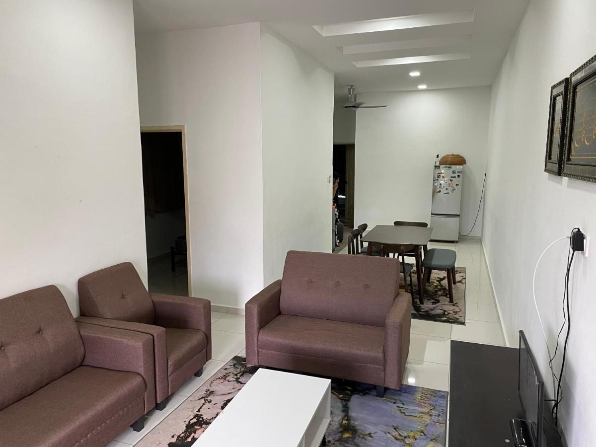 Maryam Homestay Jertih Bagian luar foto